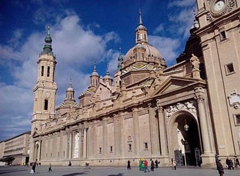 Dos Torres Pilar Suites- Balcones Con Vistas A La Ciudad 萨拉戈萨 外观 照片