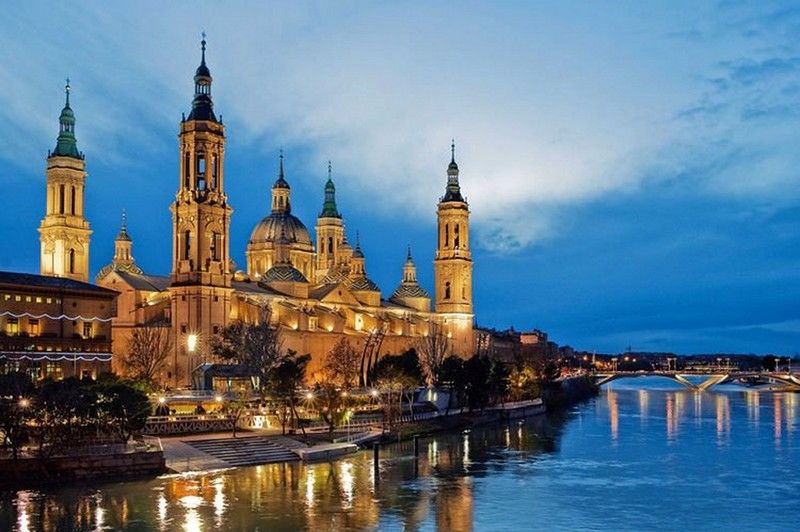Dos Torres Pilar Suites- Balcones Con Vistas A La Ciudad 萨拉戈萨 外观 照片