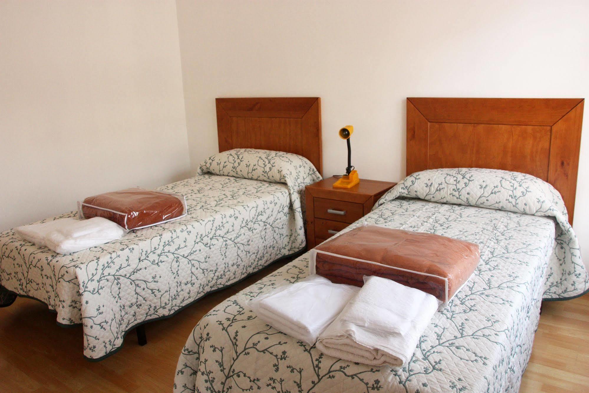 Dos Torres Pilar Suites- Balcones Con Vistas A La Ciudad 萨拉戈萨 外观 照片
