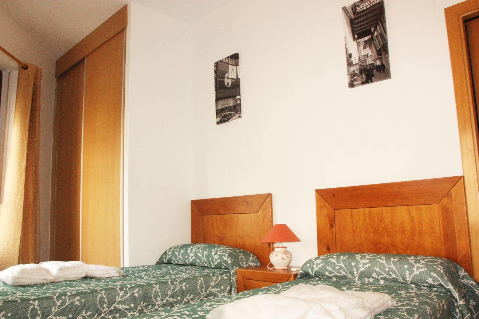Dos Torres Pilar Suites- Balcones Con Vistas A La Ciudad 萨拉戈萨 外观 照片