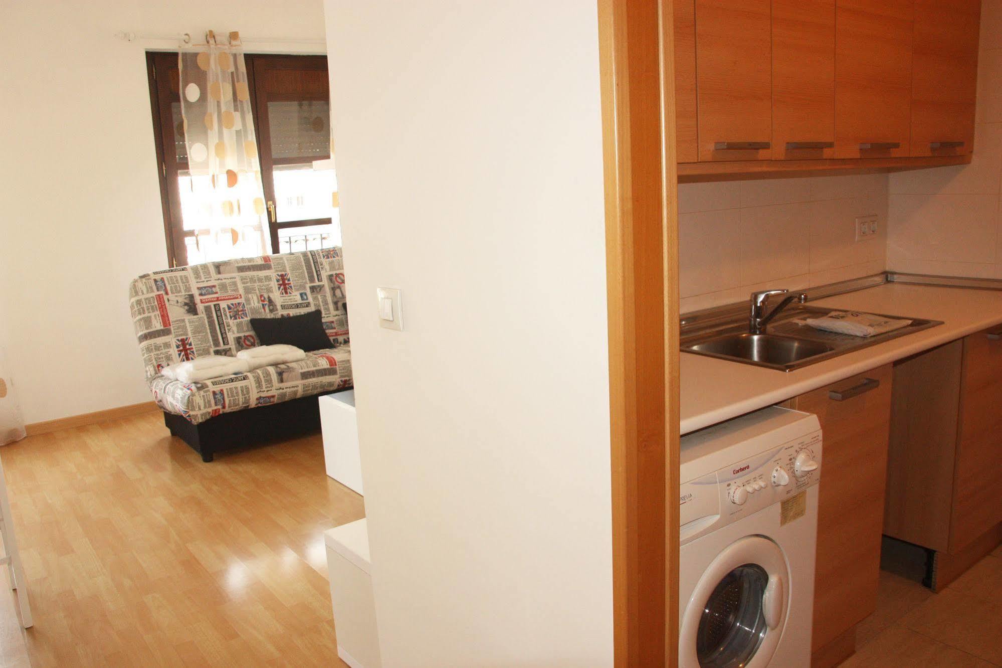Dos Torres Pilar Suites- Balcones Con Vistas A La Ciudad 萨拉戈萨 外观 照片