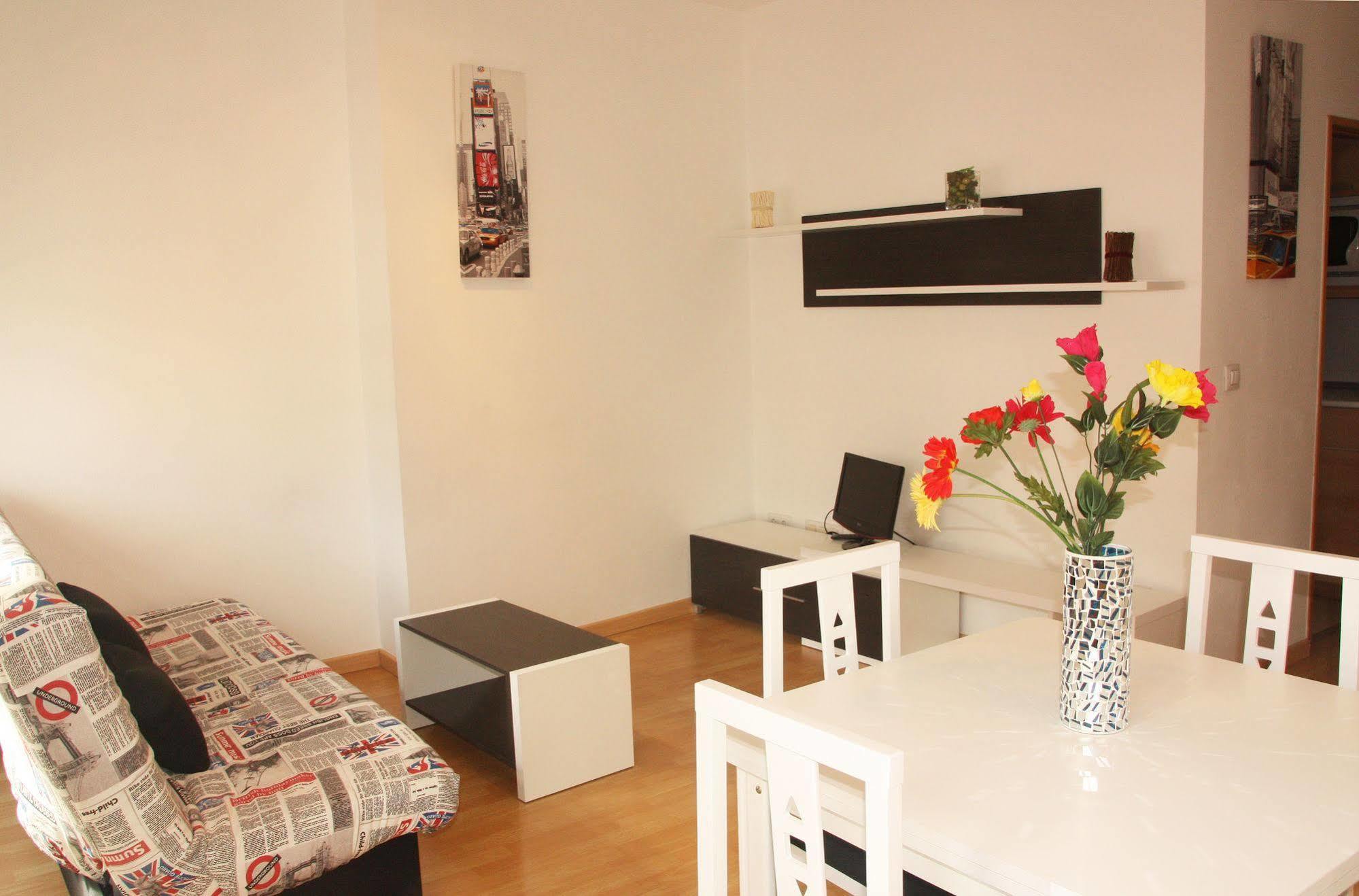 Dos Torres Pilar Suites- Balcones Con Vistas A La Ciudad 萨拉戈萨 外观 照片