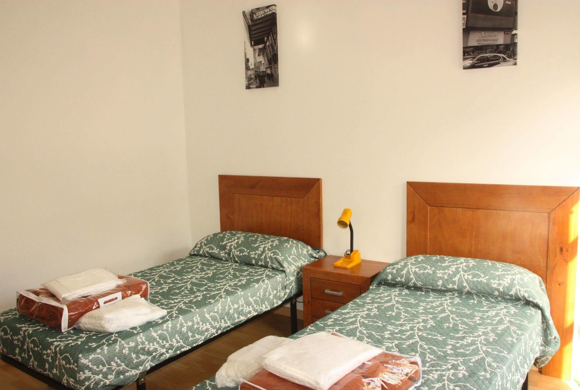 Dos Torres Pilar Suites- Balcones Con Vistas A La Ciudad 萨拉戈萨 外观 照片